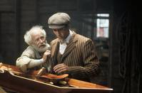 Кадр Человек в синем