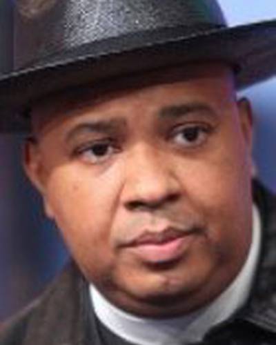 Джозеф Симмонс фото