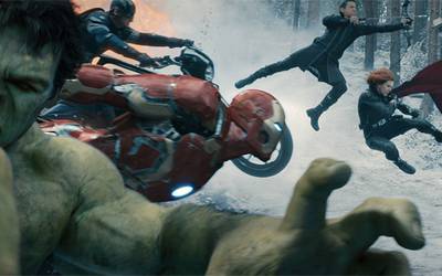 В кино на этой неделе: вторые «Мстители», Оливия Уайлд и воздушный секс