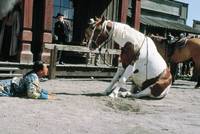 Кадр Шанхайский полдень