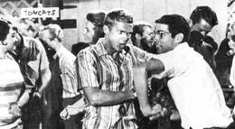 Кадр из фильма "Солдат под дождем" - 1