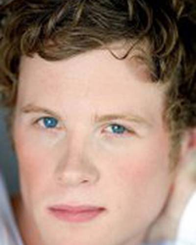 Эштон Холмс фото