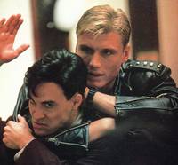 Кадр Разборки в маленьком Токио