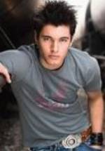 Dustin Schuetter фото