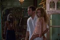 Кадр По ту сторону двери