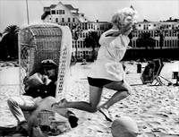 Кадр В джазе только девушки