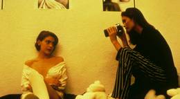 Кадр из фильма "Объятие вампира" - 1