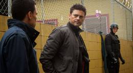 Кадр из фильма "Почти человек" - 2