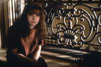 Кадр Одинокая белая женщина