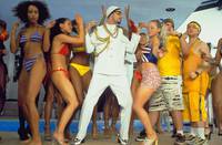 Кадр Али Джи в парламенте