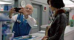 Кадр из фильма "Фото за час" - 2