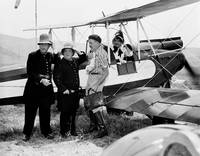 Кадр Эбботт и Костелло встречают полицейских из Кистоуна