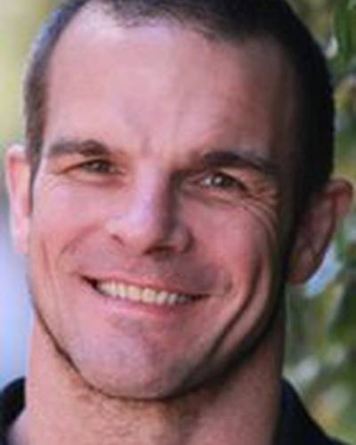 Йен Робертс фото