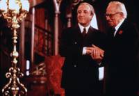 Кадр Будучи там