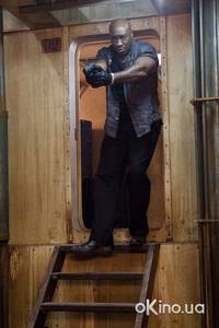 Кадр Уличный боец