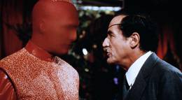 Кадр из фильма "Обнаженная Бомба" - 2