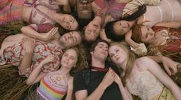 Кадр из фильма "Через Вселенную" - 1