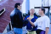 Кадр Один среди женщин