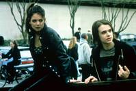 Кадр Непристойное поведение