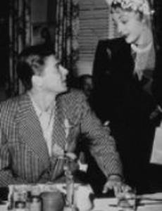 Джон любит Мэри