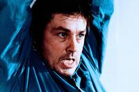 Кадр Троих нужно убрать