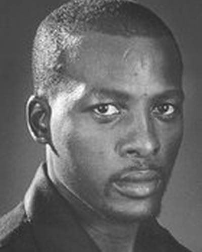 Тони Кгороге фото