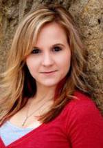 Кара Петерсен фото