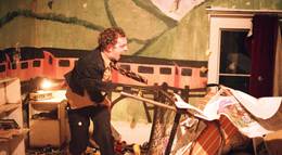 Кадр из фильма "Живые и мертвые" - 2