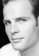 Адриан Хьюз фото