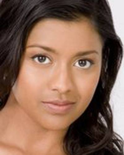 Тия Сиркар фото