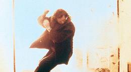 Кадр из фильма "Агент" - 1