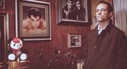 Кадр из фильма "Создатель кумиров" - 1