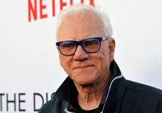 Малкольм МакДауэлл сыграет владельца компании Fox