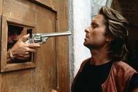 Кадр Роман с камнем