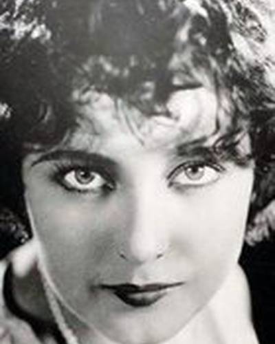 Бетти Бронсон фото