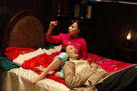 Кадр Пусть летят пули