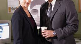 Кадр из фильма "Умереть первым" - 2