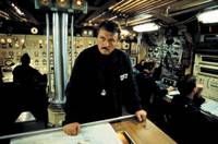 Кадр Враждебные воды