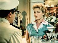 Кадр За витриной универмага