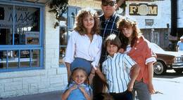 Кадр из фильма "Лето напрокат" - 1