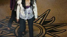 Кадр из фильма "Ведьмы-близняшки 2" - 2