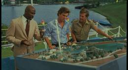 Кадр из фильма "Челюсти 3" - 1