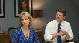 Кадр из фильма "Голая правда" - 1