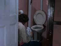 Кадр Существо в корзине