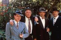 Кадр Человек против толпы