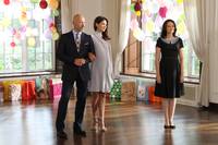 Кадр Подарок с характером