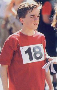 Кадр Малкольм в центре внимания