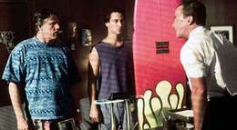 Кадр из фильма "На гребне волны" - 2