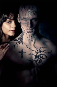 Постер Страшно красив