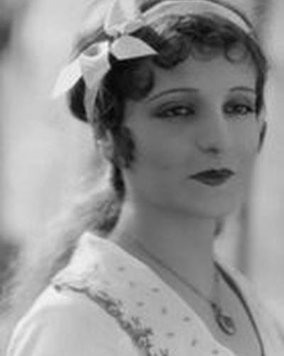 Бетти Джевел фото